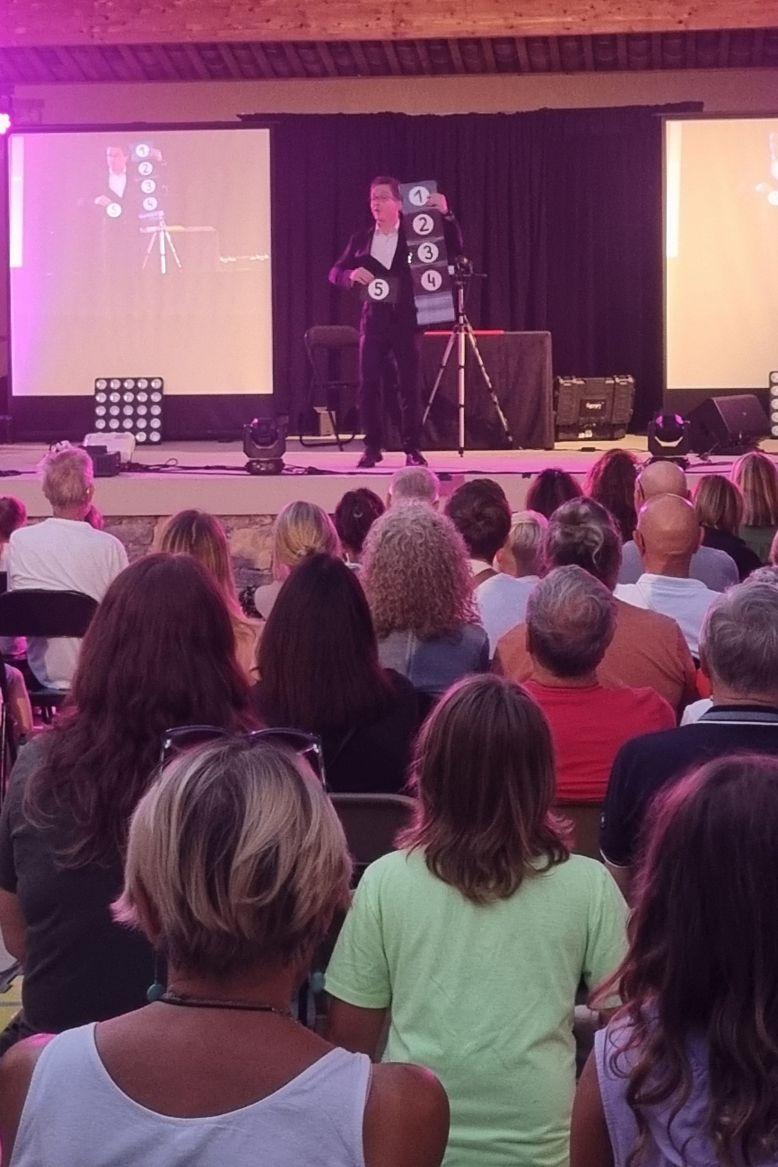 Spectacle de magie par Billy Debu