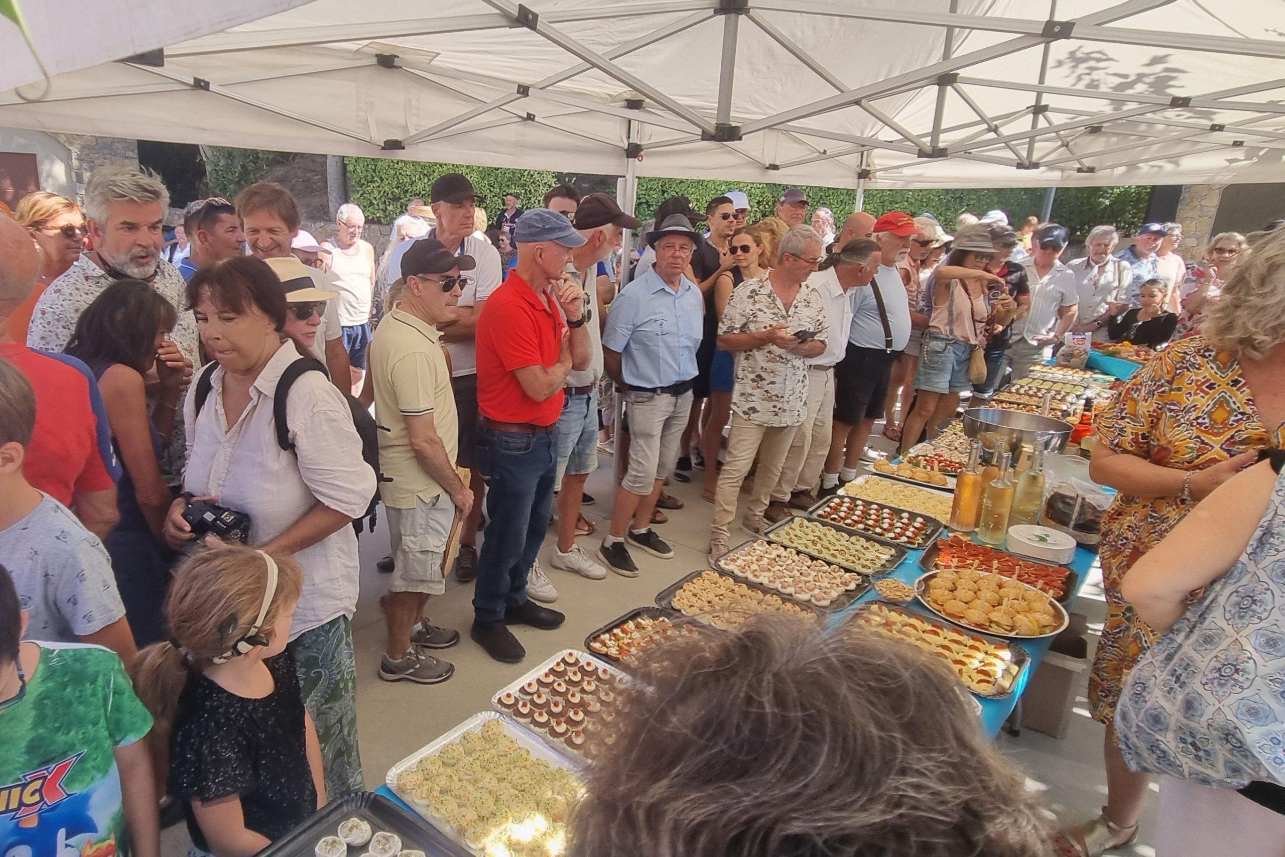 Rassemblement de véhicules de collection Callas 83